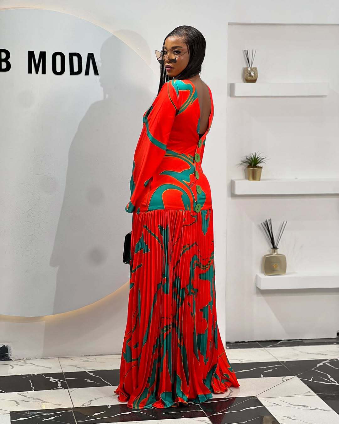 Printed Fitted Pleated Flared Backless Long Dress