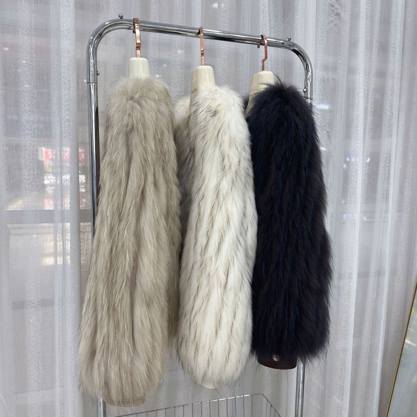 Raccoon fur grass coat, woven with car stripes, women's short jacket, Haining autumn and winter new small fresh and stylish, age reducing