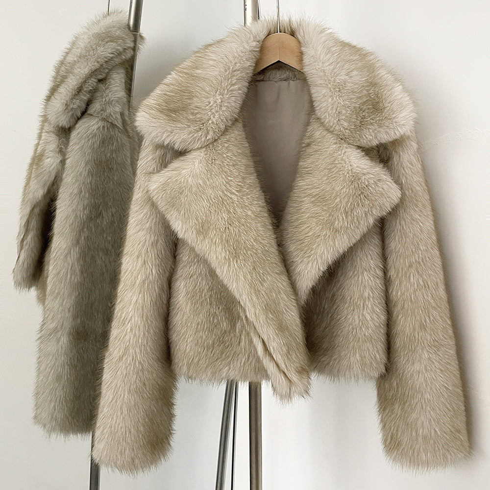 Stylish Short Winter Coat With A Suit Collar And Faux Fur Trim